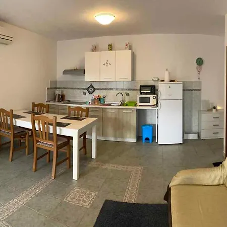 Apartment With Bbq In Rovinj-istrien 44574 Rovinj